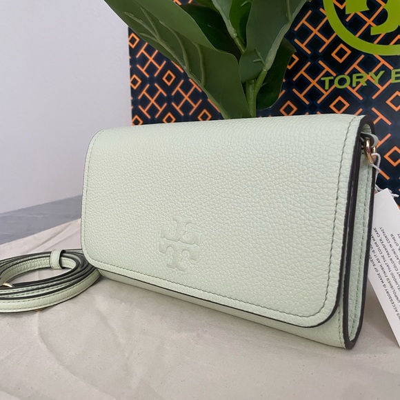 New✨authentic tory burch thea flat tory burch croasbody  (mint green color) - Picture 3 of 16